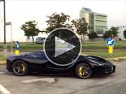 Video: Una Ferrari LaFerrari se salvó por nada de tener un accidente