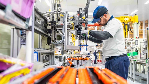 Toyota invertirá 1,340 millones de dólares en Argentina para producir un vehículo electrificado