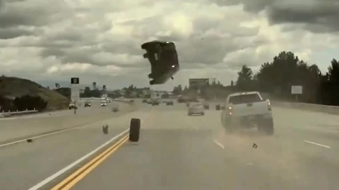 Video: Este accidente parece salido de Mario Kart