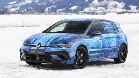 Volkswagen Golf R 8.5, calienta motores en la nieve de Austria