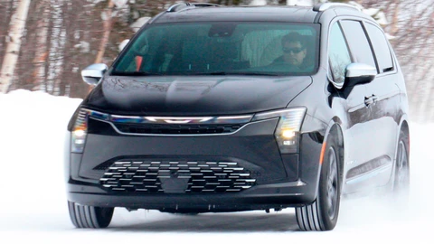 Chrysler adelanta la Pacifica 2027: primeras imágenes oficiales revelan un giro radical en diseño