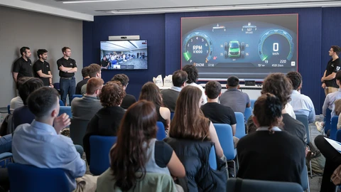 Estudiantes argentinos desarrollaron nuevas funcionalidades para la Ford Ranger