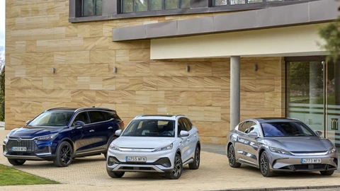 China infla cifras de ventas exportando autos nuevos como si fueran usados, según investigación