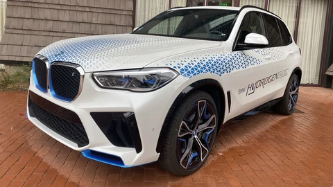 BMW iX5 Hydrogen primer contacto, una alternativa de electricidad verde