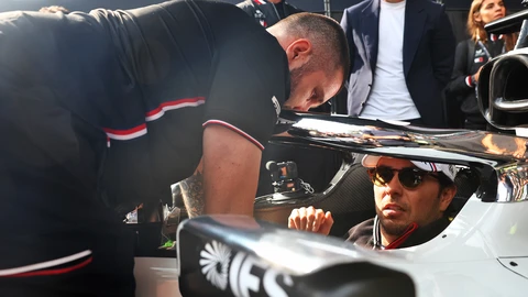 Checo Pérez se lució frente a su afición en el Roadshow de la CDMX 2026