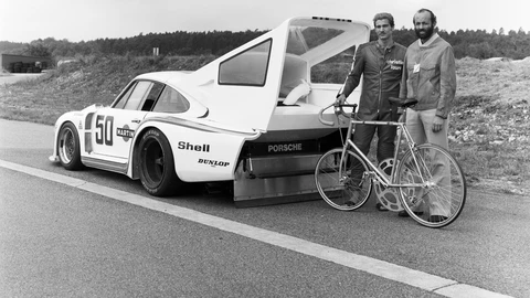 Historia: Cuándo usaron un Porsche para alcanzar 240 km/h en bicicleta