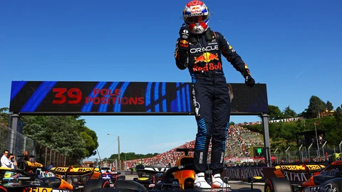 Fórmula 1 2024: Max logra la pole en Imola y empata un récord de Senna