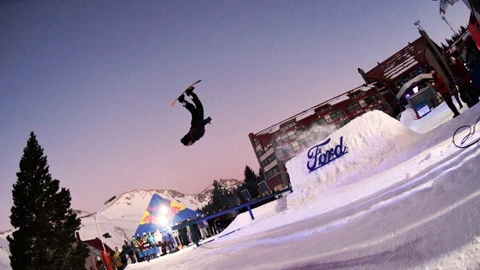 Ford Argentina presentó el Red Bull Street Light Snowboard Session en Las Leñas