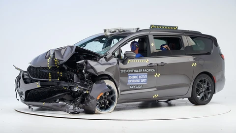 La IIHS detecta riesgo alto de seguridad en las minivans