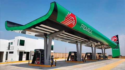 México analiza eliminar pagos en efectivo en gasolineras en 2026