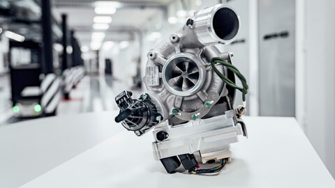 Los nuevos Mercedes-AMG tendrán un turbo eléctrico