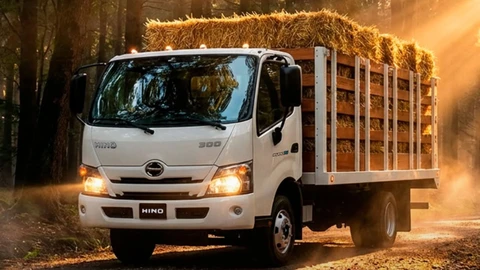 Hino Serie 300 2027 llega a México con nuevo motor con tecnología Euro 6 y versiones híbridas