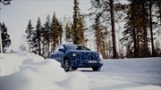 Mercedes-Benz EQA se va a jugar a la nieve