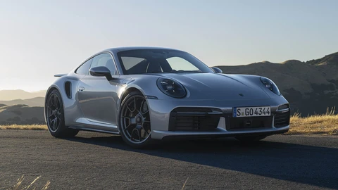 Porsche aprovecha Pebble Beach para celebrar el medio siglo del 911 Turbo