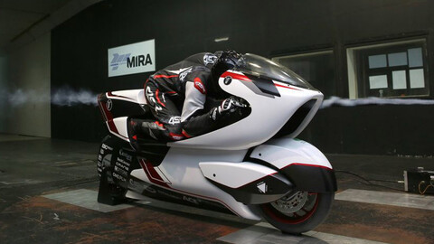 Esta moto con la aerodinámica más rara que hayas visto se prepara para batir récords