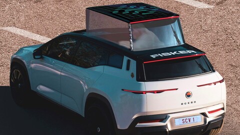 Fisker le ofrece al Papa una versión "Papamovil" de su futuro SUV eléctrico