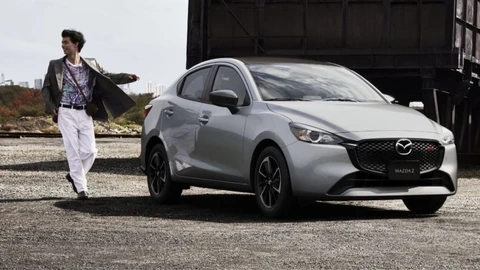 Mazda 2 Signature 2024 llega a México, nuevo motor 2.0 litros para el sedán y hatchback